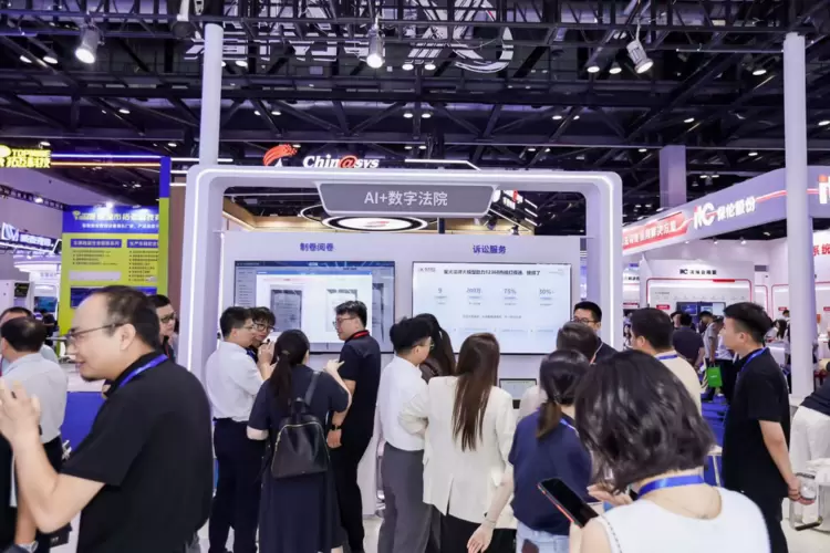 科大讯飞亮相2025政法装备展，星火法律大模型“落地生花”(图4)