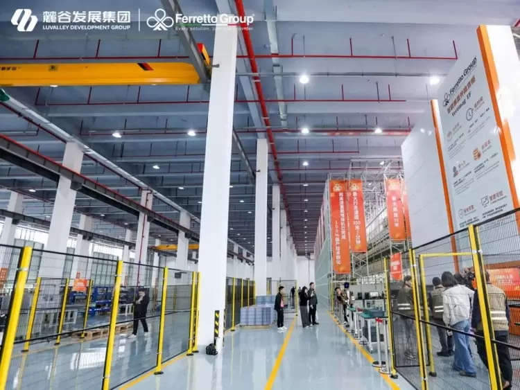 弗兰度长沙基地盛大投产,智启“机器人+AI+应用场景”新篇章(图3) 弗兰度长沙基地盛大投产,智启“机器人+AI+应用场景”新篇章(图3)