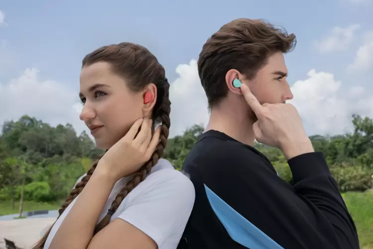 近四成人佩戴耳机超5小时! 超长时间佩戴成为刚需,定制蓝牙耳机成为唯一解(图2) 近四成人佩戴耳机超5小时! 超长时间佩戴成为刚需,定制蓝牙耳机成为唯一解(图2)