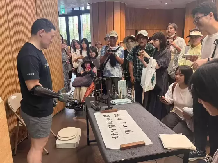 强脑科技惊艳亮相大阪世博会，以科技之笔绘诗画浙江(图6)