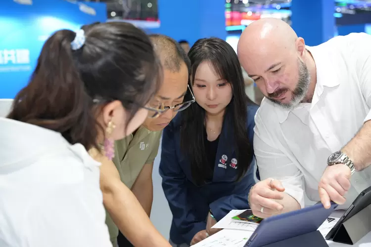 Cloud.ru将在上海举行的世界领先人工智能展会上推出其云平台,助力中企在俄合规拓业(图3) Cloud.ru将在上海举行的世界领先人工智能展会上推出其云平台,助力中企在俄合规拓业(图3)