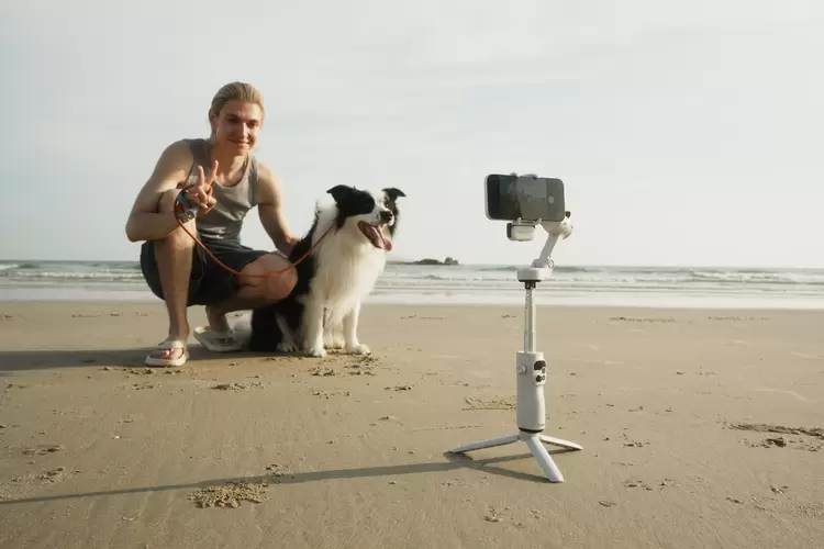 智云SMOOTH-Q5 Ultra上市：告别线材束缚，体验AI隔空跟拍，单人创作更自由(图6)