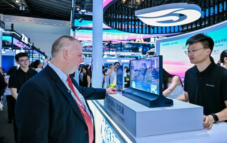 科大讯飞亮相2025世界人工智能大会：全方位展现AI技术创新与产业赋能实力(图8)