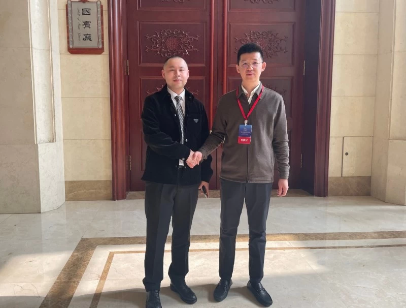 一苋传媒集团董事长王锋先生受邀出席2024双碳数智环保AI大模型交流活动论坛(图5) 一苋传媒集团董事长王锋先生受邀出席2024双碳数智环保AI大模型交流活动论坛(图5)