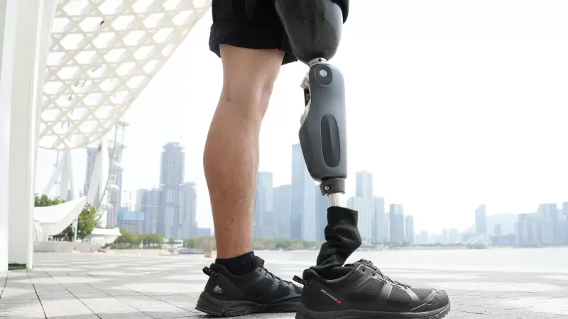 脑机接口“小巨人”强脑科技全员上钉，探索行业数智化解决方案(图2)