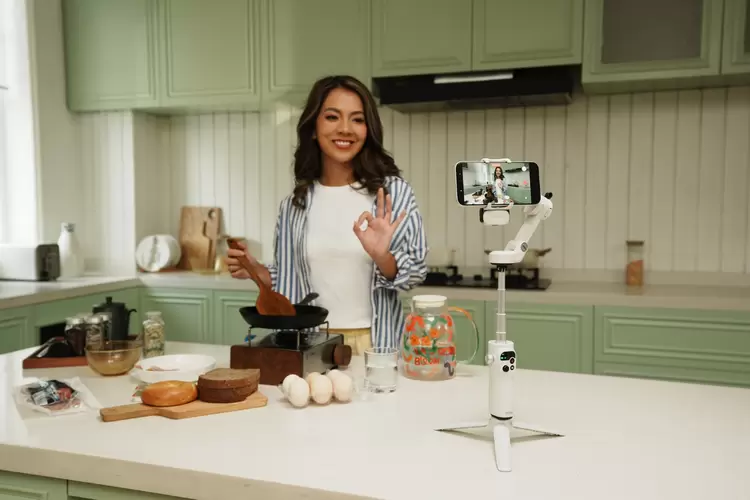 智云SMOOTH-Q5 Ultra上市：告别线材束缚，体验AI隔空跟拍，单人创作更自由(图5)