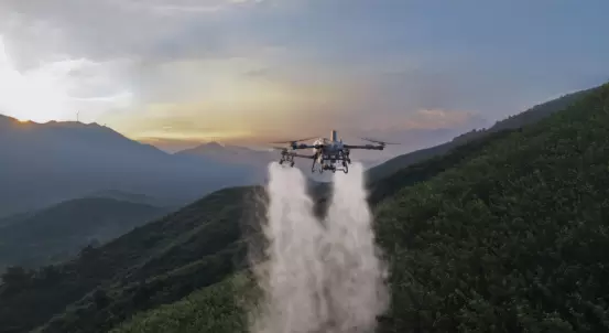 大疆农业发布 T100S、T70S及T55三款战略新品:构筑更加安全智能的农业无人机新生态(图2) 大疆农业发布 T100S、T70S及T55三款战略新品:构筑更加安全智能的农业无人机新生态(图2)