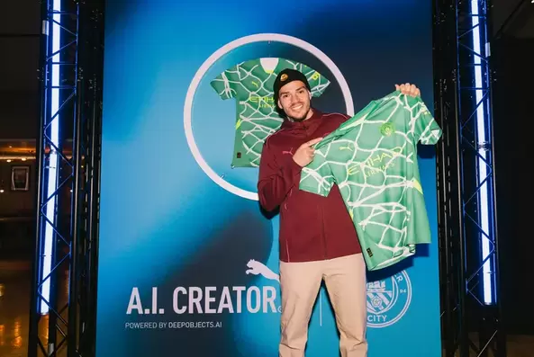 曼城队让球迷利用人工智能设计球队的新球衣(图2) 曼城队让球迷利用人工智能设计球队的新球衣(图2)