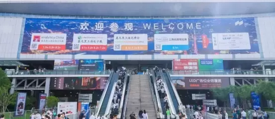 首次公开亮相！知己AI大模型解决机器视觉行业痛点(图1)