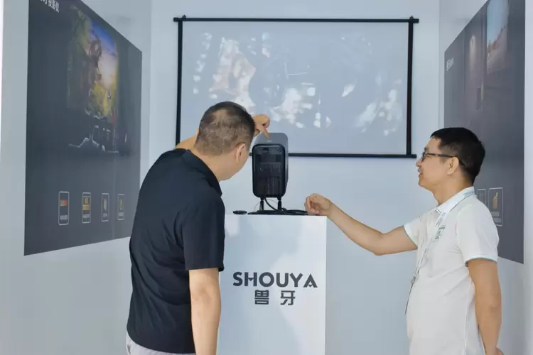 云知声携全栈AGI成果亮相WAIC 2025，让AI照进千万种可能(图10)