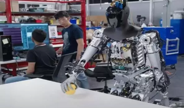 北京印发机器人产业创新发展行动方案，微美全息迎政策红利加持率先受益(图3)