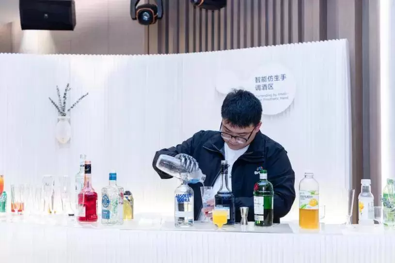 BCI大会:全球专家共话脑机接口技术创新 强脑科技主题鸡尾酒会成功举办(图3) BCI大会:全球专家共话脑机接口技术创新 强脑科技主题鸡尾酒会成功举办(图3)