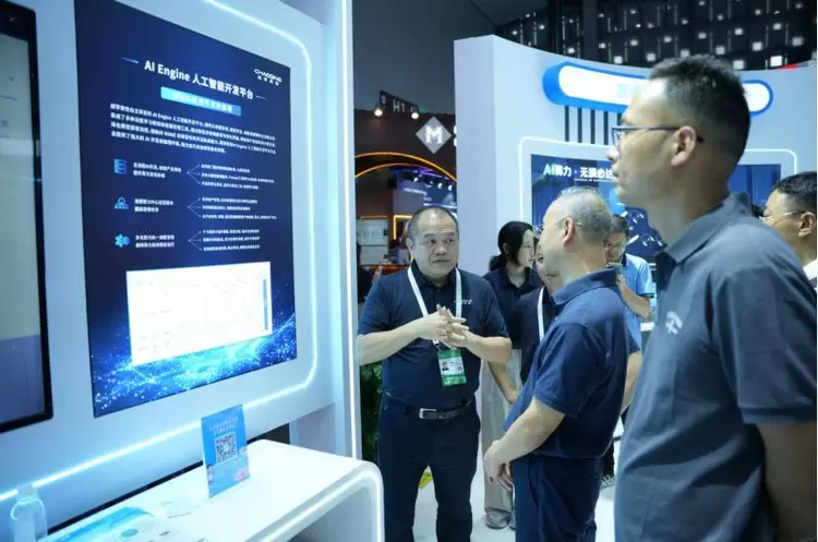WAIC 2025超擎数智圆满收官！AI全栈火爆出圈，加速AI应用变革新引擎(图4)
