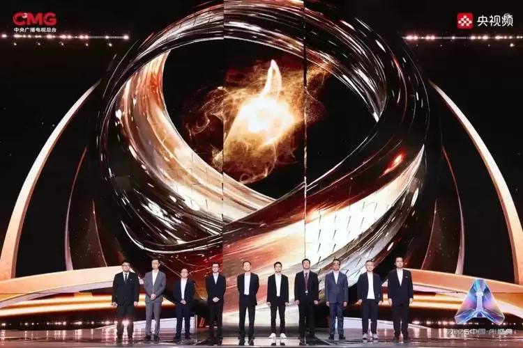 央视重磅发布！强脑科技韩璧丞荣获中国“2025年度AI人物”(图2)