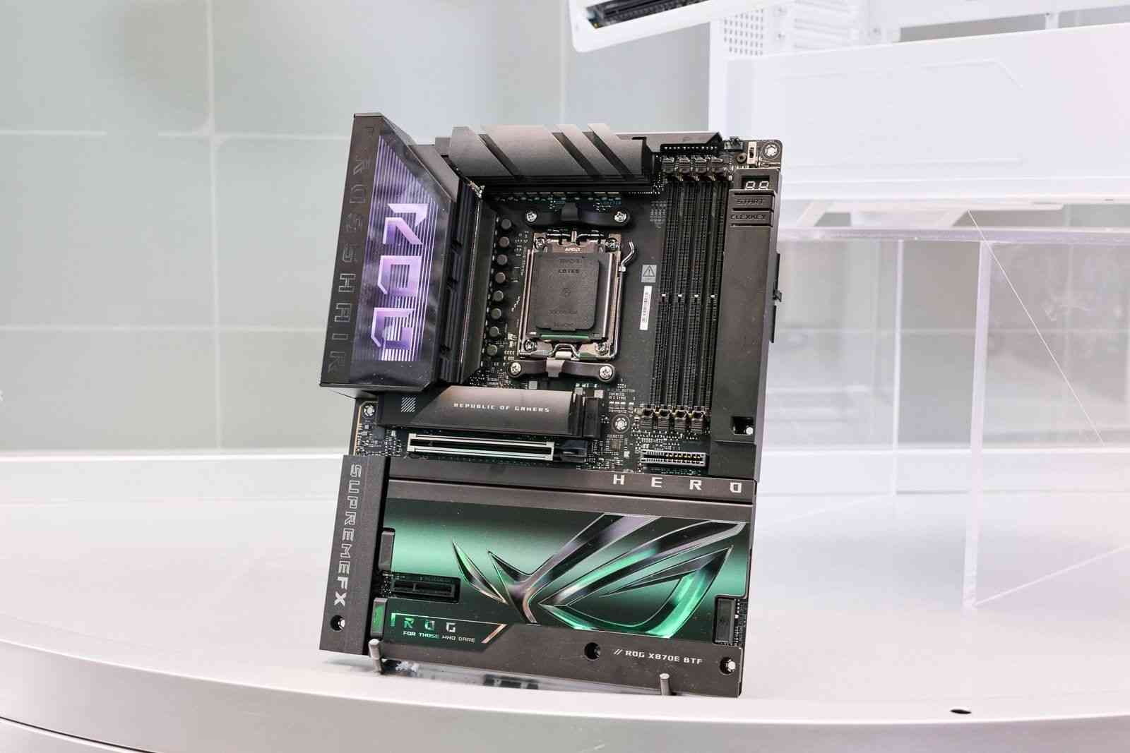 BW2025 华硕主板背置&超频双赛道大放异彩(图8)