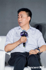 WAIC 2025腾讯“智能涌现”论坛圆桌讨论：好用的AI如何助力产业与生活(图4)