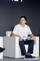 WAIC 2025腾讯“智能涌现”论坛圆桌讨论：好用的AI如何助力产业与生活(图6)