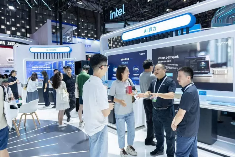 WAIC 2025超擎数智圆满收官！AI全栈火爆出圈，加速AI应用变革新引擎(图1)