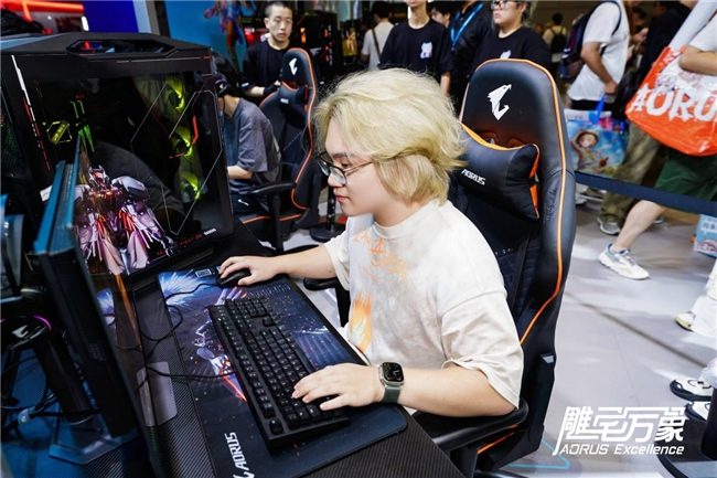 BW2025技嘉AORUS战力全开，次元突破！硬核电竞引爆文化狂潮(图10)