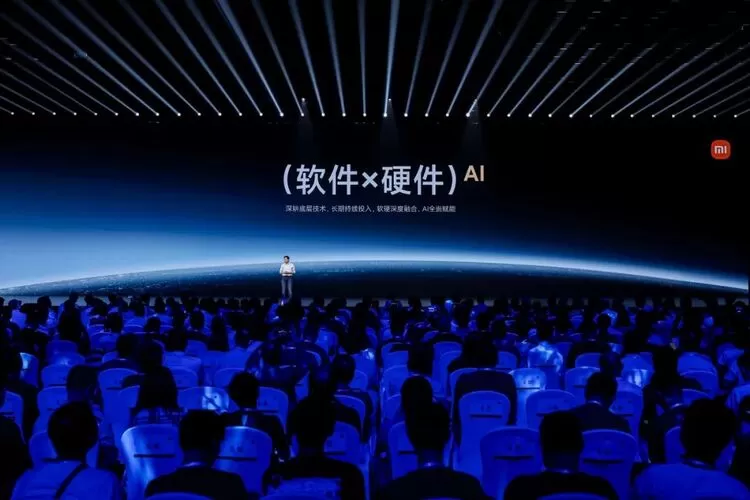 雷军：小米研发大模型的方向是轻量化和本地部署(图1)