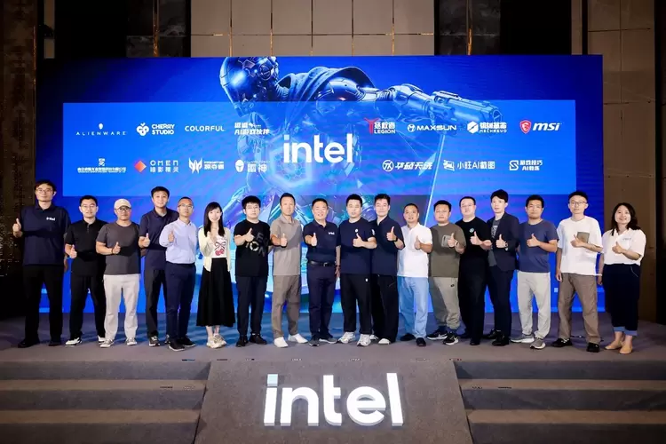 英特尔AI PC应用新突破！三大应用重磅上线(图1)