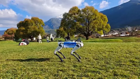 跨越2000公里赏雪山：当虹科技远程遥操产品 开启“机器人+文旅”新模式(图1)