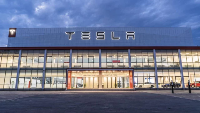 特斯拉在中国市场放弃xAI的Grok大模型 选择接入DeepSeek AI技术(图1)