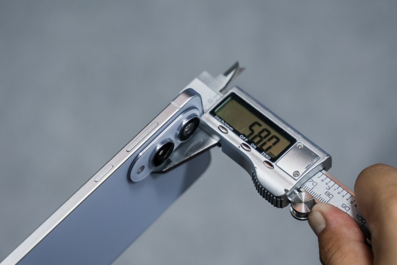 轻巧外表 强大内核 三星Galaxy S25 Edge诠释设计新高度(图2)