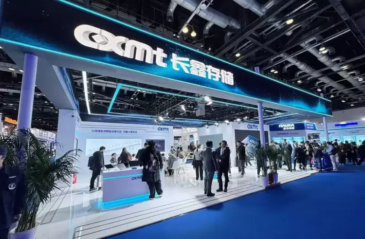 长鑫存储“双芯“亮相IC China，首发DDR5高端新品最高速率达8000Mbps(图1)