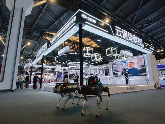 WAIC 2025现场直击：看云深处科技如何将具身智能转化为实际生产力(图2)