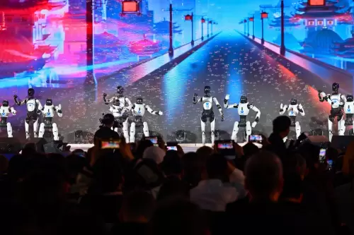 “天九之歌”人机共舞文艺晚会南京登台，60台机器人金陵起舞(图1)