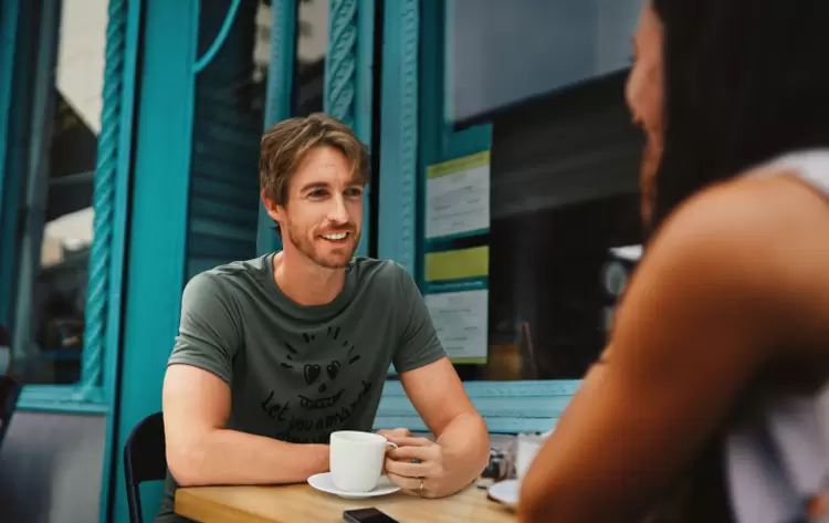 端侧模型颠覆离线翻译时空壶新T1让出海旅游“无网也精准”(图1)