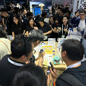 不止霸榜618！灵宇宙WAIC首秀新功能：拍玩具“活”过来，这才是AI万物有灵(图4)