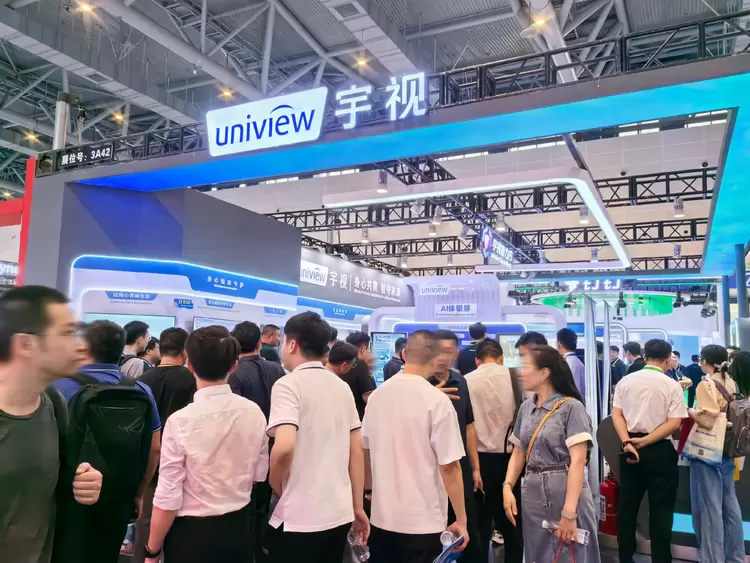 探索成长「心」力量：宇视科技闪耀2025亚洲教育装备博览会(图1)