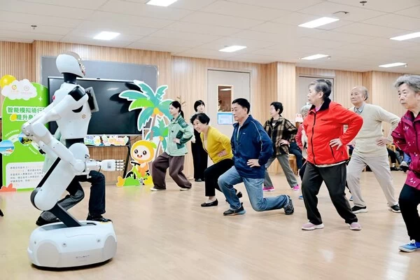 中国第一具身大模型获21亿元融资，银河通用机器人估值突破200亿(图4)