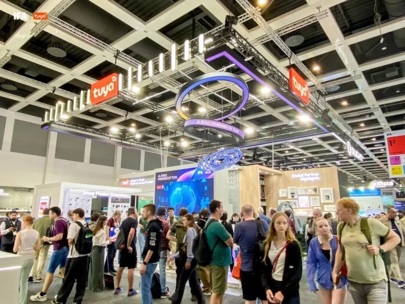 涂鸦智能携创新AI解决方案亮相IFA 2025，以AI重塑智慧生活新图景(图1)