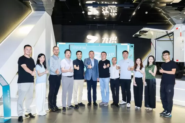 九识智能与宝湾物流达成战略合作 共推无人物流车城配规模化应用(图1)