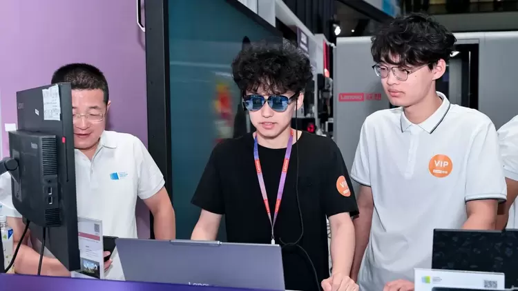 谷歌“打样”智能眼镜新范式，中国厂商凭供应链强势突围(图2)