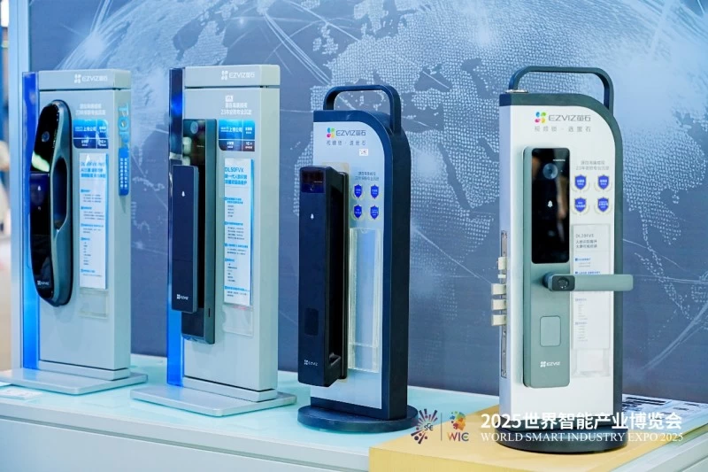 2025智博会直击：萤石 “+AI” 产品矩阵绘就智慧生活蓝图(图5)