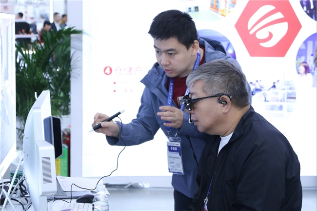 润尼尔携中小学VR+AI五大教育新产品亮相第85届教育装备展(图2)