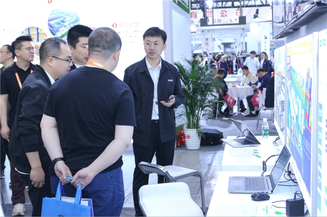 润尼尔携中小学VR+AI五大教育新产品亮相第85届教育装备展(图6)