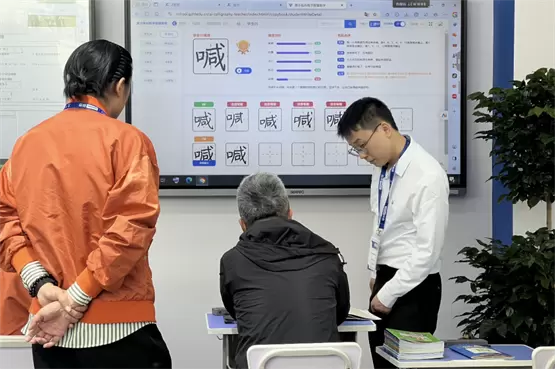 智慧教育新纪元：宏途AI产品矩阵重磅亮相第85届中国教育装备展(图8)