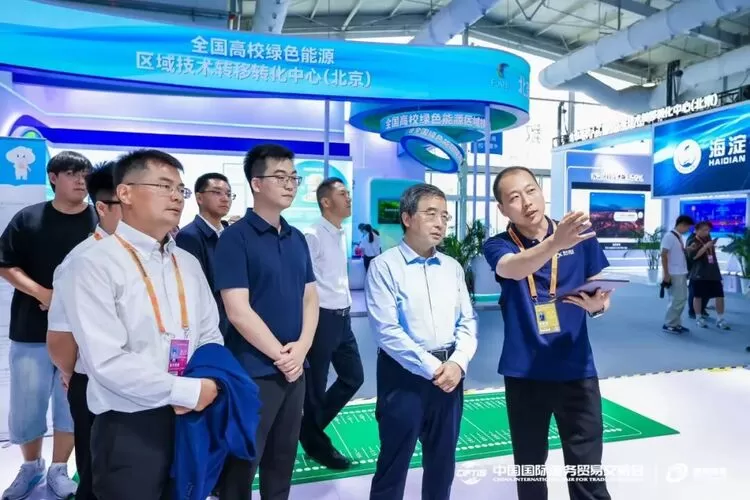 科大讯飞亮相2025服贸会多个展馆,讯飞星火大模型引领AI+产业融合实践(图4) 科大讯飞亮相2025服贸会多个展馆,讯飞星火大模型引领AI+产业融合实践(图4)