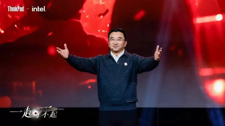 黄健翔对话天禧AI，ThinkPad黑FUN礼解锁世界杯观赛新体验(图2)