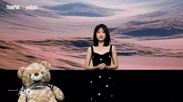 黄健翔对话天禧AI，ThinkPad黑FUN礼解锁世界杯观赛新体验(图8)