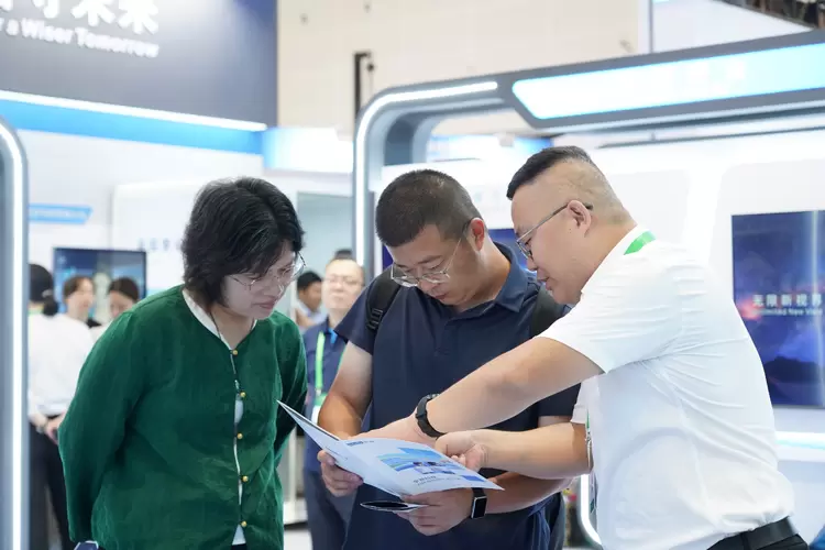 探索成长「心」力量：宇视科技闪耀2025亚洲教育装备博览会(图2)