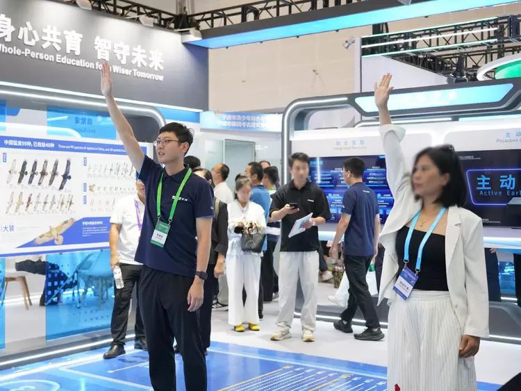 探索成长「心」力量：宇视科技闪耀2025亚洲教育装备博览会(图5)