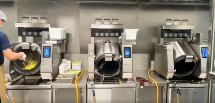 炒菜机大赛元年“大满贯”,炒菜机器人何以让智慧中餐回归“好吃”?(图4) 炒菜机大赛元年“大满贯”,炒菜机器人何以让智慧中餐回归“好吃”?(图4)