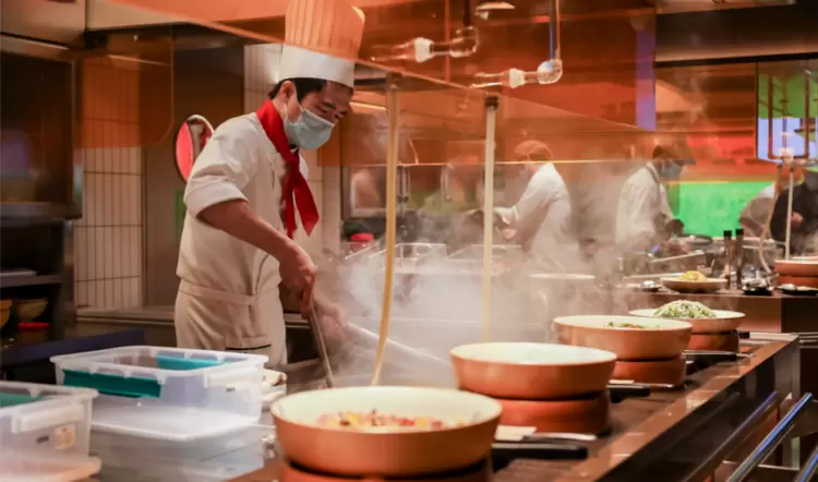 炒菜机大赛元年“大满贯”,炒菜机器人何以让智慧中餐回归“好吃”?(图2) 炒菜机大赛元年“大满贯”,炒菜机器人何以让智慧中餐回归“好吃”?(图2)