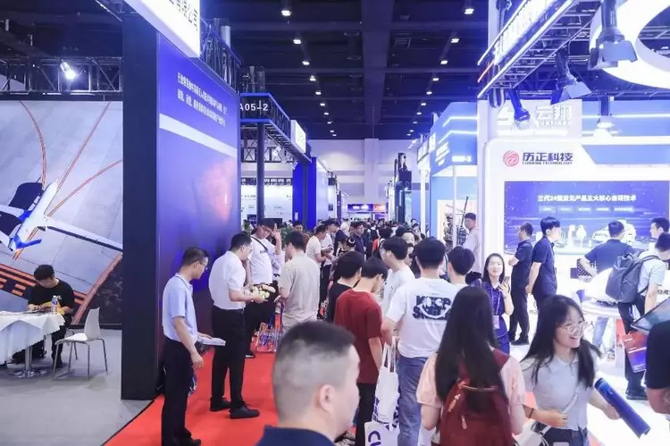 领航全域，展翼未来！2025国际无人机应用及防控大会在京开幕，擘画低空经济新蓝图(图11)